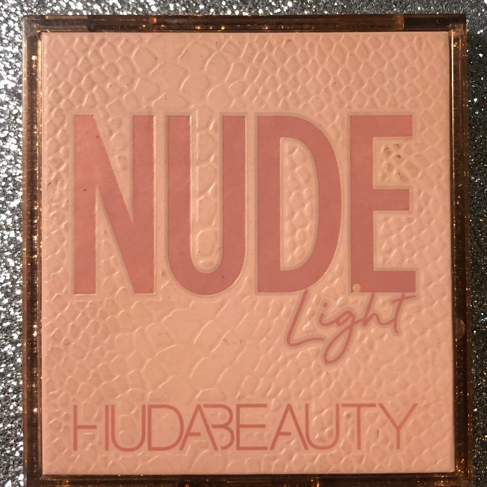 Huda Beauty Nude Light